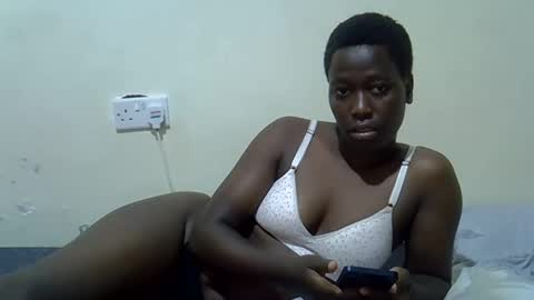 Snapshot of sallie_ chatting on April 2026 07:07:02 PM naomi online show from April 2026 07:07:02 PM