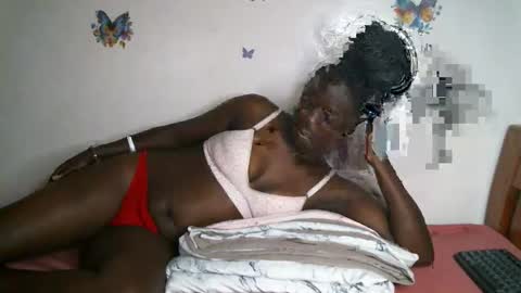 Snapshot of sallie_ chatting on May 2026 02:45:01 PM naomi online show from May 2026 02:45:01 PM