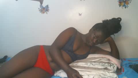 Snapshot of sallie_ chatting on May 2026 02:40:02 AM naomi online show from May 2026 02:40:02 AM