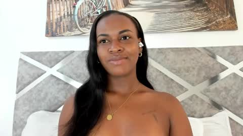 Snapshot of sally_noak chatting on May 2026 01:17:02 PM Sally online show from May 2026 01:17:02 PM