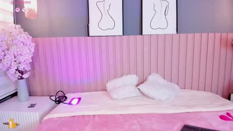  Sally White  online show from December 2025 03:11:01 AM