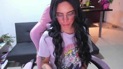 Snapshot of sallymaddoxx chatting on December 2024 05:37:01 AM sallymaddoxx online show from December 2024 05:37:01 AM