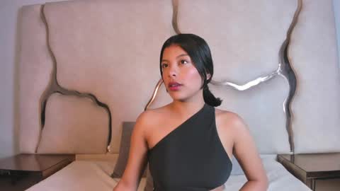 Snapshot of salmaportman_ chatting on May 2026 12:18:01 AM salmaportman_ online show from May 2026 12:18:01 AM