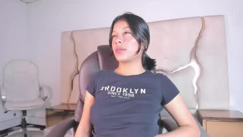 salmaportman_ online show from May 2026 02:18:01 AM