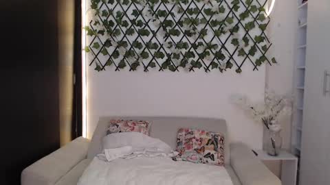 Salome online show from September 2025 02:51:01 PM