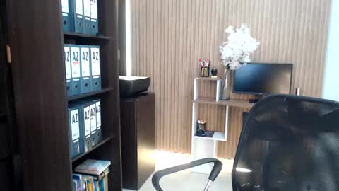 Snapshot of salome_010 chatting on April 2026 09:01:01 PM Salome online show from April 2026 09:01:01 PM