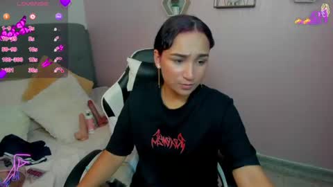 Snapshot of salome_rojas_ chatting on July 2026 04:25:02 PM Salome online show from July 2026 04:25:02 PM