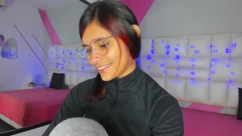 Salome Rose online show from October 2025 04:37:01 PM