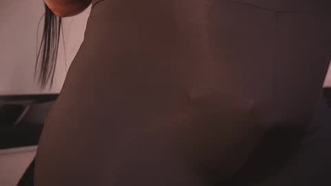 Snapshot of salomekross_ chatting on September 2025 04:27:01 AM Salome Kross online show from September 2025 04:27:01 AM