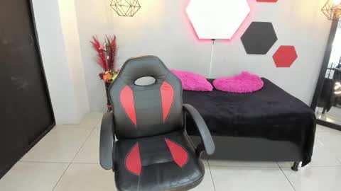 martina online show from January 2025 04:51:02 AM