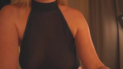 Snapshot of saltedhoney chatting on May 2026 07:56:02 PM IsaBella- online show from May 2026 07:56:02 PM