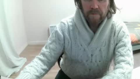 Saltimbanquier  Salt  ou  Banquier  online show from February 2025 12:47:02 AM