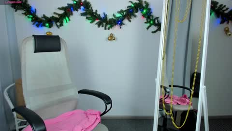 Snapshot of salut_love chatting on December 2024 10:34:02 AM Ruby online show from December 2024 10:34:02 AM