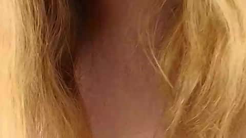 Snapshot of salut_love chatting on October 2025 04:40:02 PM Ruby online show from October 2025 04:40:02 PM