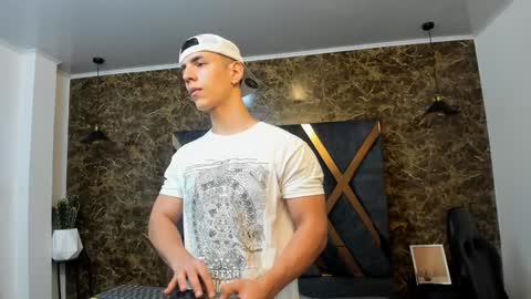 SALVATORE online show from January 2025 02:13:01 PM