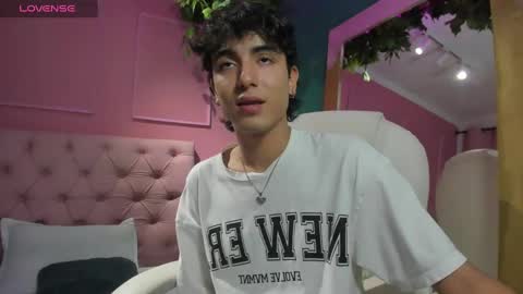 salvatore  online show from December 2024 09:31:02 PM