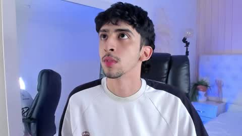 salvatore  online show from October 2025 08:53:02 PM