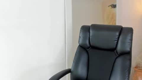 salvatore  online show from October 2025 08:53:02 PM