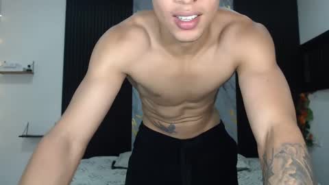 sammmikee online show from February 2025 01:33:01 AM