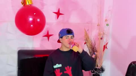 Sam online show from December 2025 01:18:01 PM