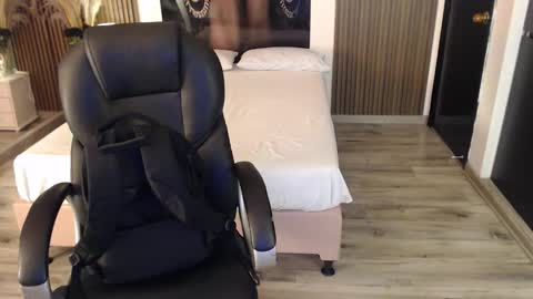 SAM MANSON online show from September 2025 12:51:01 PM