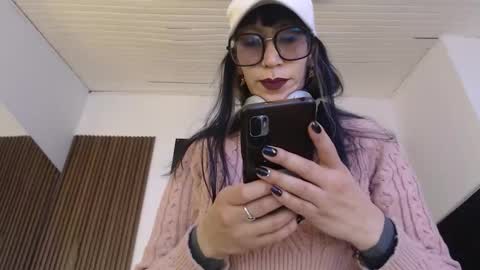 SAM MANSON online show from October 2025 12:39:02 PM