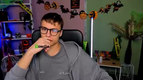 Sam online show from November 2025 08:10:01 PM