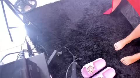 samanta__fox5 online show from April 2026 01:05:02 PM