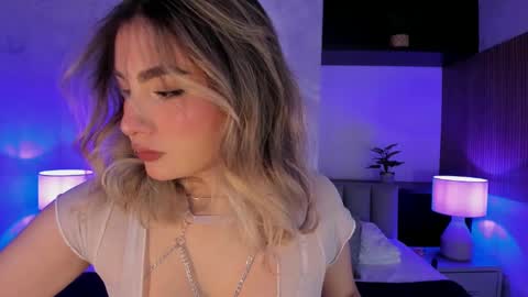 Snapshot of samanta_bone chatting on January 2025 09:18:01 PM Samanta online show from January 2025 09:18:01 PM