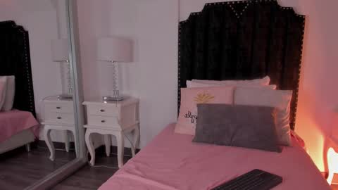 Snapshot of samanta_william chatting on November 2025 03:30:01 AM samanta online show from November 2025 03:30:01 AM