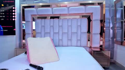 S A M A N T A   online show from January 2025 06:33:01 AM