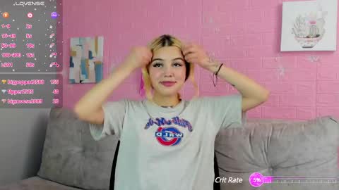 samantha_browwnn online show from December 2024 04:19:02 PM