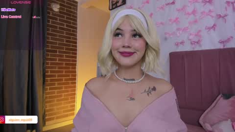 samantha_browwnn online show from May 2026 04:16:01 PM