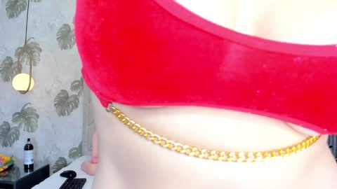 Snapshot of samantha_duque11 chatting on January 2025 10:08:01 AM Samantha online show from January 2025 10:08:01 AM