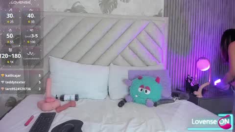 Snapshot of samantha_duque11 chatting on February 2025 08:09:02 AM Samantha online show from February 2025 08:09:02 AM