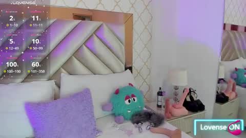 Snapshot of samantha_duque11 chatting on February 2025 08:32:01 PM Samantha online show from February 2025 08:32:01 PM