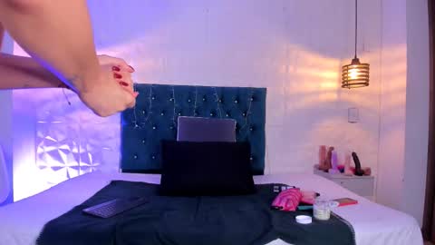 samantha_foxyy online show from March 2026 10:54:01 AM