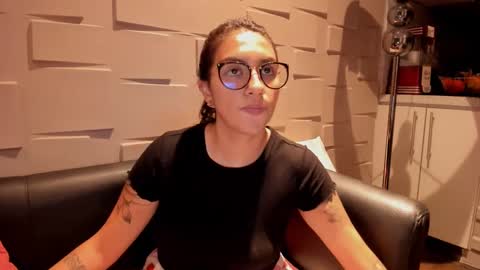 Snapshot of samantha_jadee chatting on December 2024 11:18:01 PM Samantha online show from December 2024 11:18:01 PM