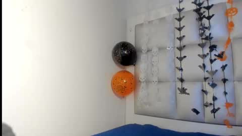 samantha_js_ online show from October 2025 07:35:02 PM