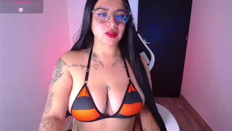 Snapshot of samantha_sd chatting on December 2025 10:42:01 AM Samantha online show from December 2025 10:42:01 AM