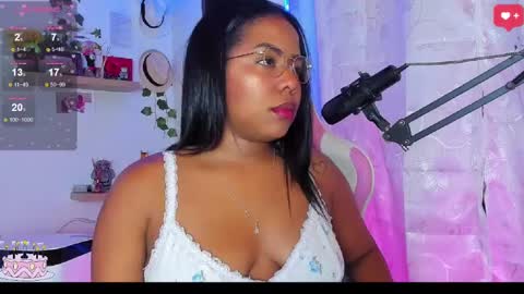 Snapshot of samanthabloom570089 chatting on March 2025 01:42:02 AM Samantha Bloom  online show from March 2025 01:42:02 AM