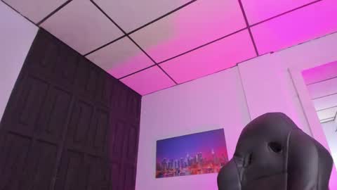 Snapshot of samanthawestx chatting on February 2025 11:58:02 PM Sam online show from February 2025 11:58:02 PM