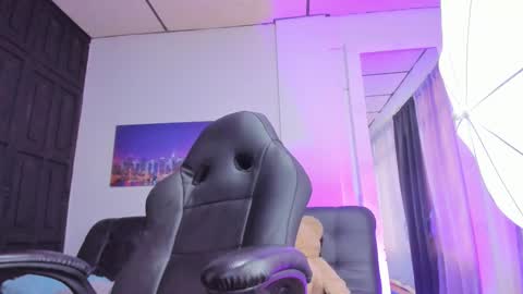 Snapshot of samanthawestx chatting on February 2025 08:44:01 PM Sam online show from February 2025 08:44:01 PM