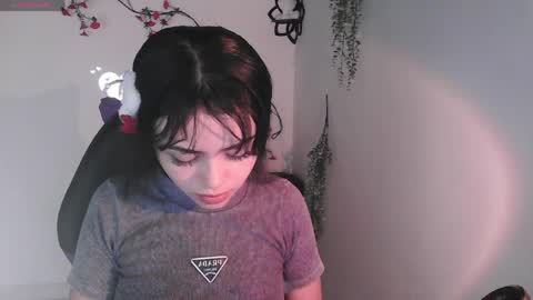 Snapshot of samara01_ chatting on April 2026 05:18:02 AM Samara Please remeber follow me and rate me - thumbs up online show from April 2026 05:18:02 AM