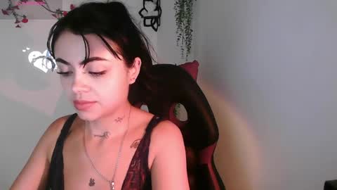 Snapshot of samara01_ chatting on April 2026 06:07:02 AM Samara Please remeber follow me and rate me - thumbs up online show from April 2026 06:07:02 AM