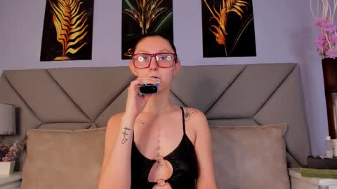 Samara  online show from November 2025 12:38:01 PM