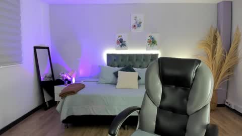 samara_hilton_2 online show from October 2025 09:34:01 PM