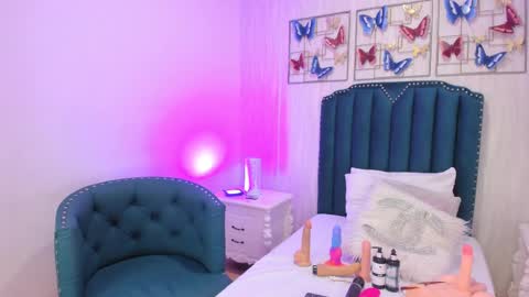 Samara Warren online show from February 2025 02:46:01 PM