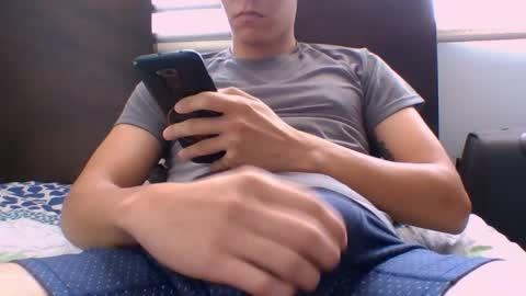 Snapshot of samblaze_21 chatting on April 2026 12:50:01 PM samblade online show from April 2026 12:50:01 PM