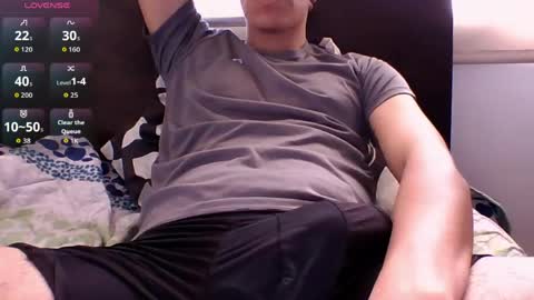 Snapshot of samblaze_21 chatting on April 2026 12:51:02 PM samblade online show from April 2026 12:51:02 PM